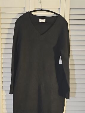 Old Navy Black V‑Neck Women's Sweater